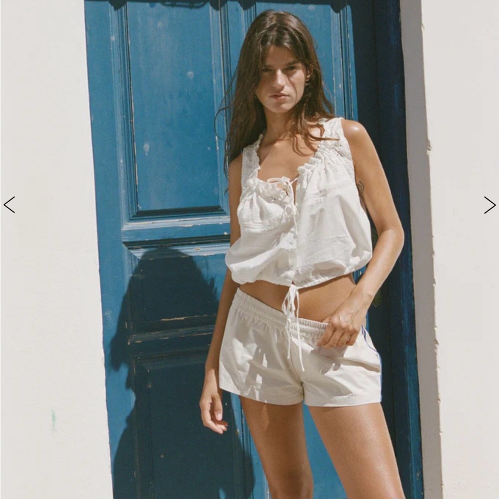 With Jean Simos White Sleeveless Lace-Trim Crop Top - Picture 2 of 8